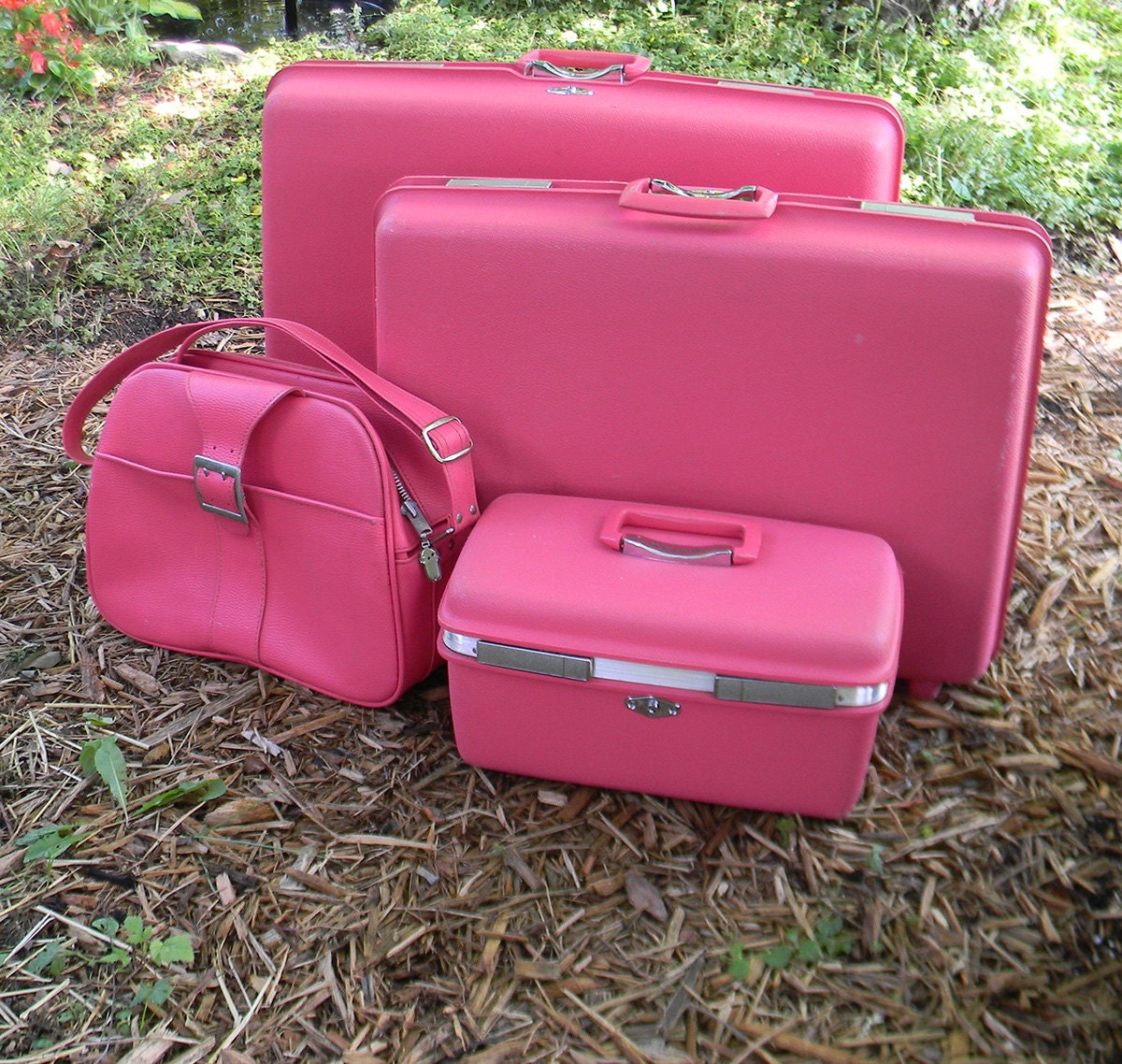 SALE Vintage Samsonite for Royal Traveller Montbello Hot Pink