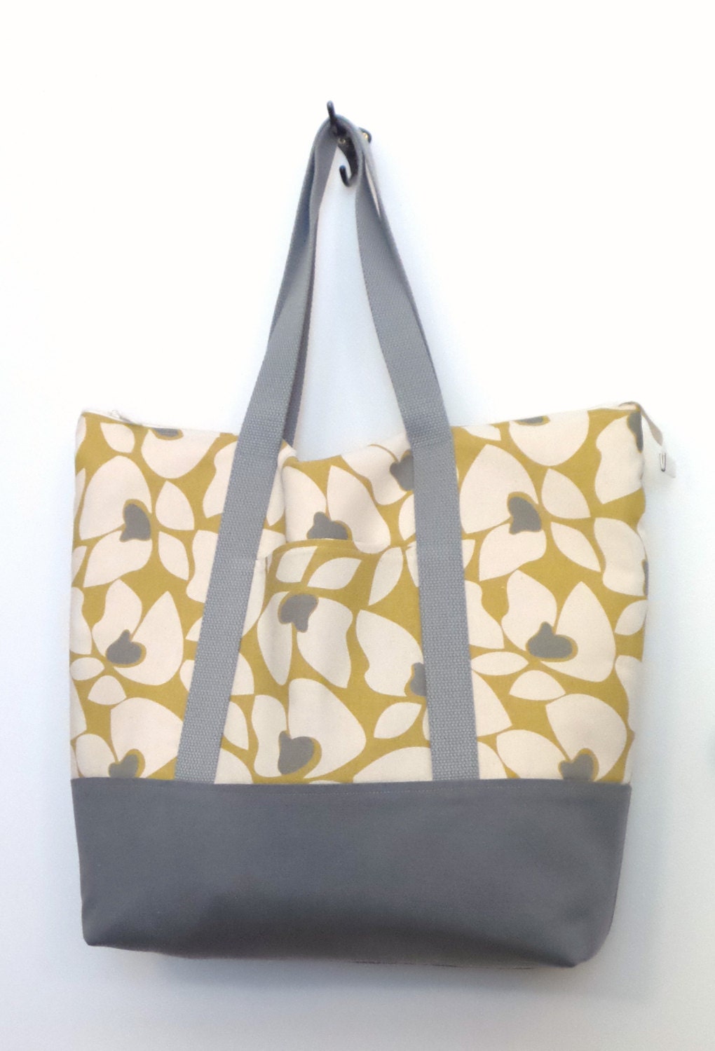 Large Zippered Tote Bag / Gym Bag / Travel Bag / by bettyscorner