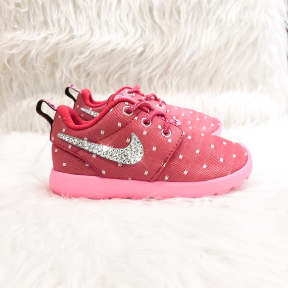 baby pink nike roshe