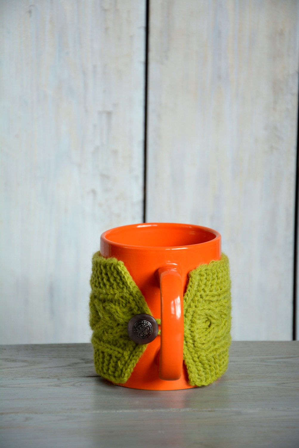 Olive green coffee cup cozy. Mug Warmer with cables. Woolen