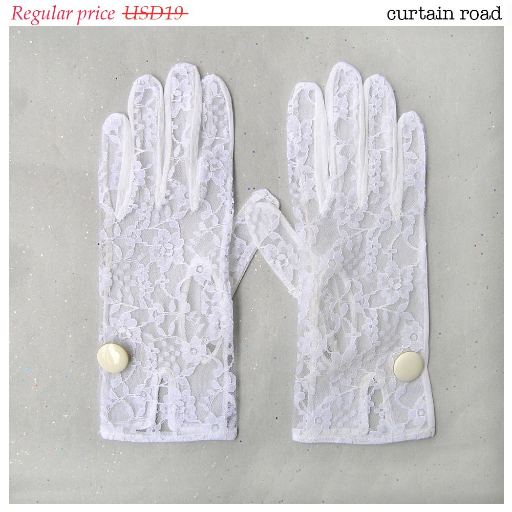 SALE Lace Bridal Gloves White Lace Gloves Wedding by curtainroad