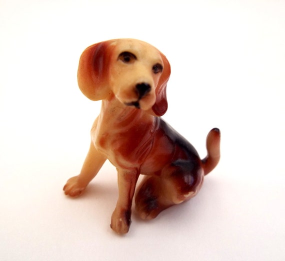 Small Dog Figurine Plastic Dog Figure Made In Hong Kong