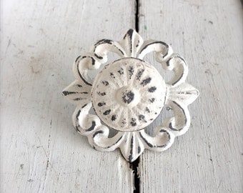 Shabby Chic Knobs, White Shabby Chic, Dresser Knobs, Dresser Drawer Knobs, Shabby Chic Knob, Shabby Chic Drawer Pulls, White