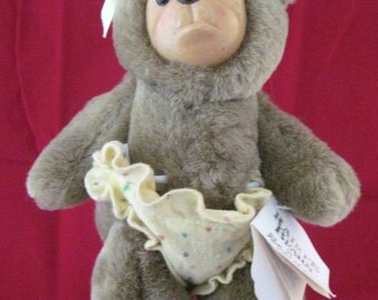 Bear, Raikes Bear, Vintage Carved and Plush Bear, Lisa Marie, Nursery Miniature 1990 Vintage bear by Applause