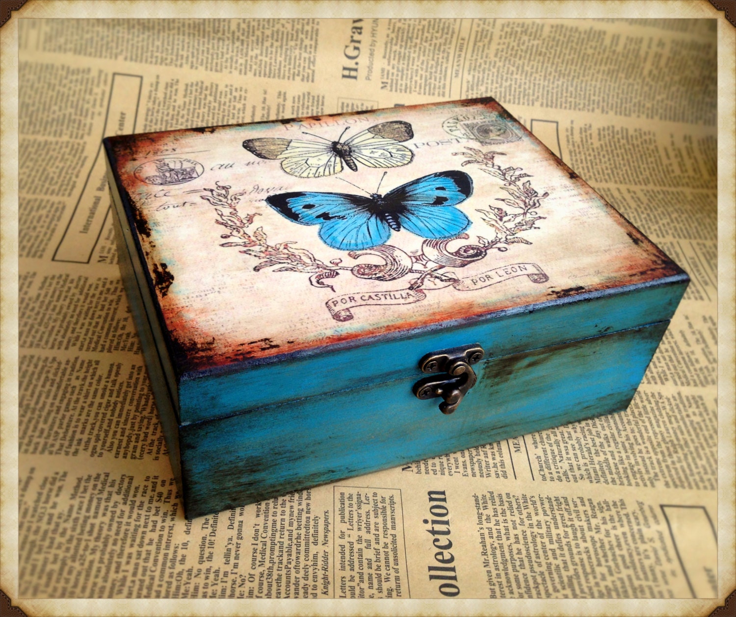 Personalized Box Wooden jewelry box Elegant gift Butterfly