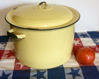 Vintage Rustic Pale Yellow Enamelware Stock Pot /Soup Pot with Black Trim