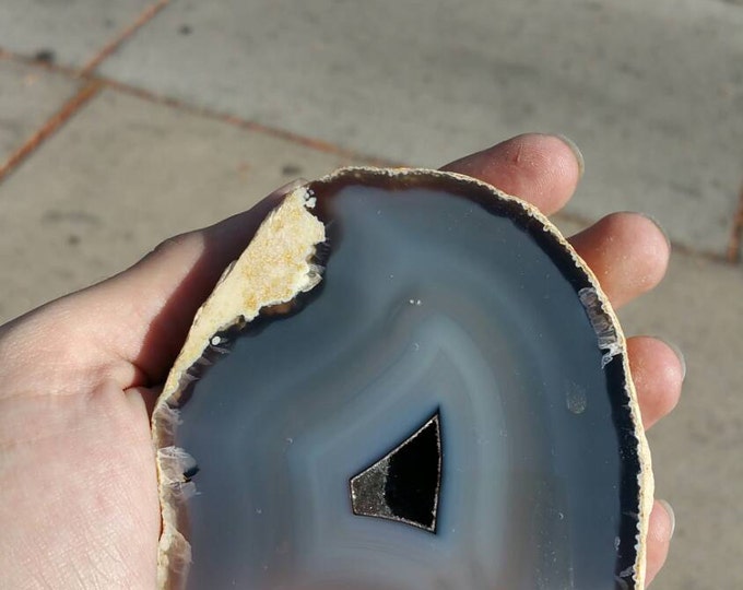 Agate Geode- 3" tall from Brazil Healing Crystals \ Reiki \ Healing Stone \ Healing Stones \ Home Decor \ Rock & Geodes \ Metaphysical