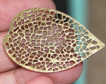 20 pcs of antiqued Brass finished filigree leaf focal 36 X24mm