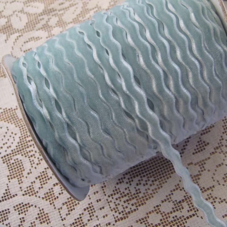 3 3/8 Yards Aqua Blue Velvet Ric Rac Ribbon Trim BD8