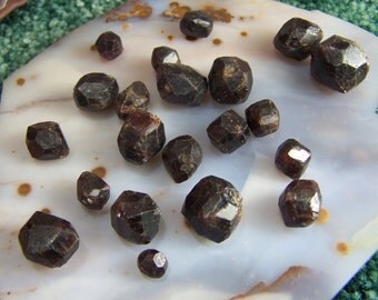 THREE Garnet crystals - Red garnet - faceted crystal - Rhodolite - january birthstone natural - Pakistan -- wire wrap stone - lot of three