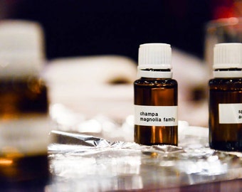 Make Your Own Perfume Kit - Natural Perfume Kit DIY Artisan essential oils, fragrance, scent, botanical perfume, craft kit, make perfume