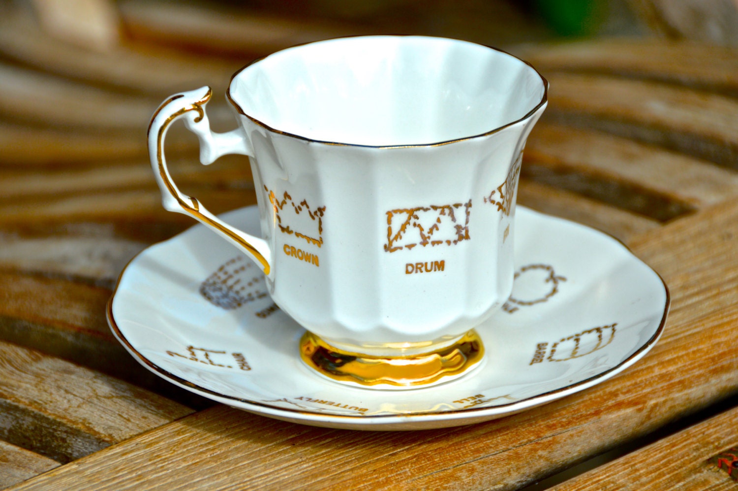 Vintage 1960s Fortune Telling Tea Cup Red Rose Tea 3