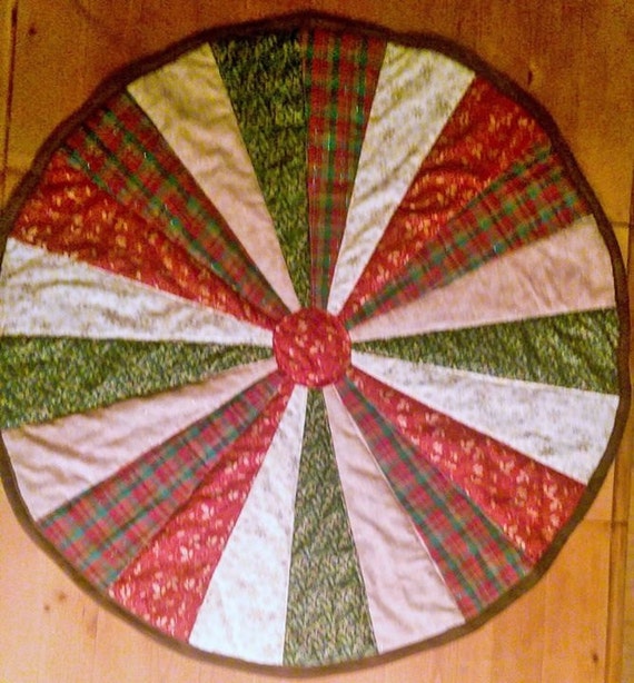 Round Quilt/Table Topper by TheWildThread on Etsy