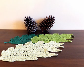 Oak leaf doily - crochet leaf placemat - fall table decor - crochet tablecloth - autumn table decoration ~30 x 15 cm /12 x 6 inches/