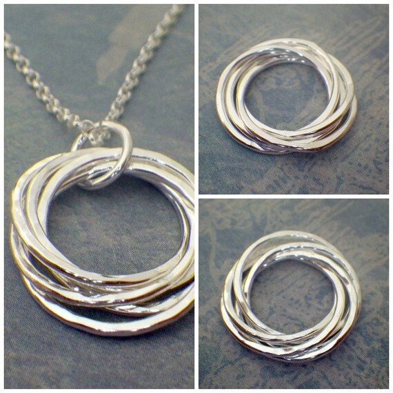 Sterling Silver 5 interlocking rings pendant by SilverAndPeonies
