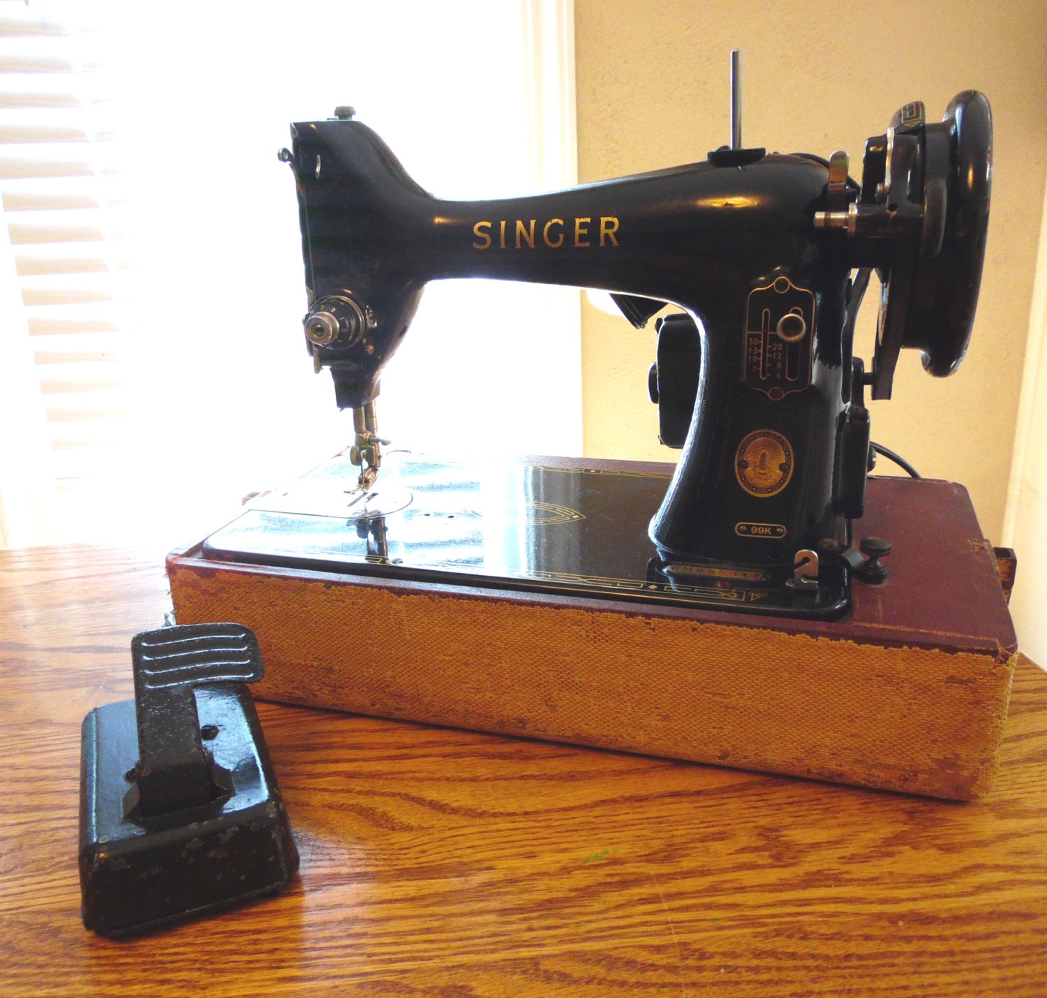 Black Gold Singer Sewing Machine