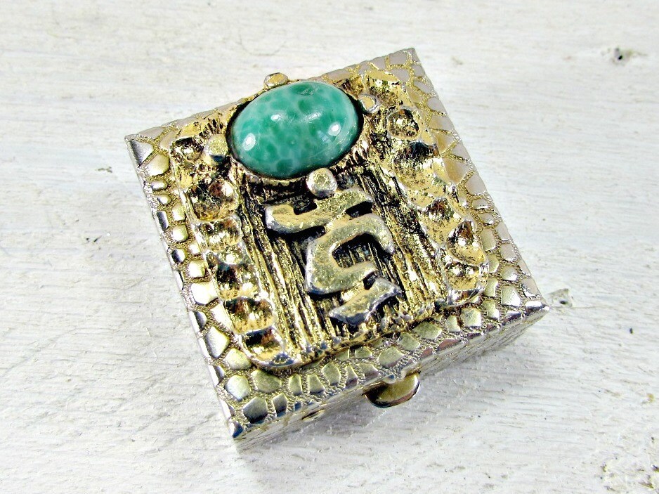 Vintage JAPANESE Pill Box Jade Green Pill Box by
