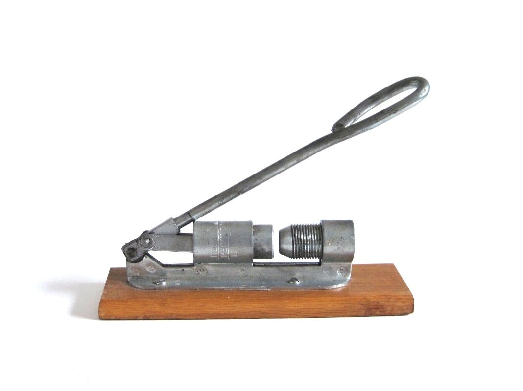 Reed's Rocket Nutcracker Pecan Cracker Hand Lever Wood