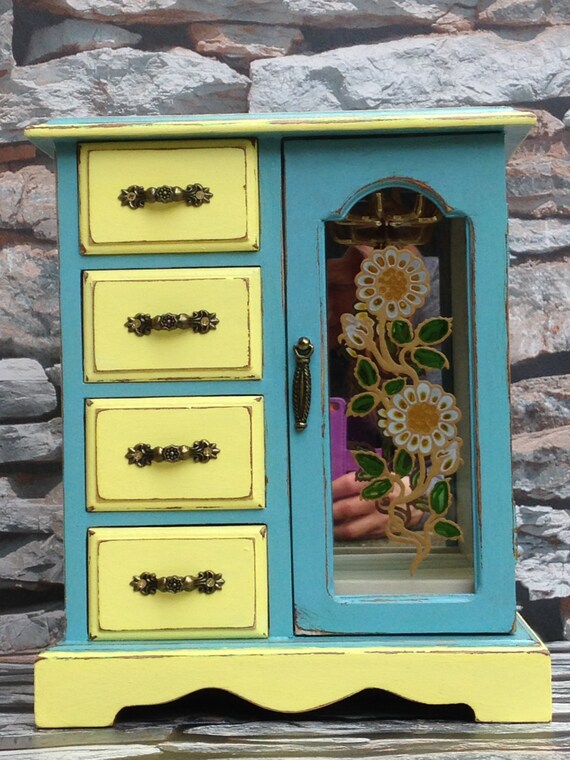 Jewellery box shabby chic Vintage wooden jewelry box by artdp