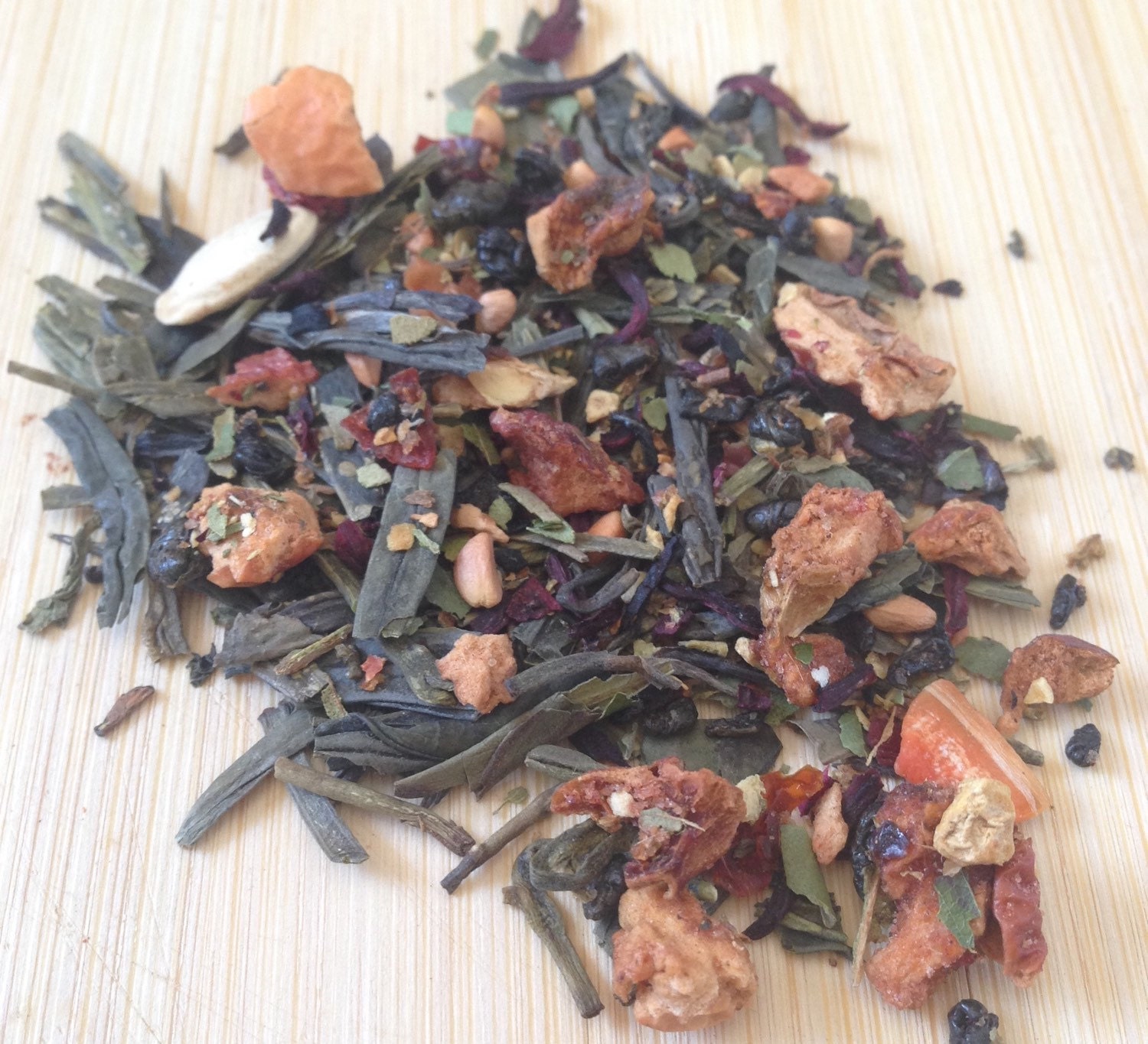 Pomegranate Lime Loose Leaf Green Tea by TheBeesTeas on Etsy