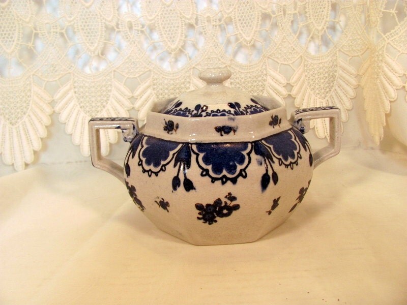 Royal Doulton Sugar Bowl / Royal Doulton Kay Octagonal Sugar