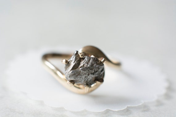 Unique engagement rings meteor