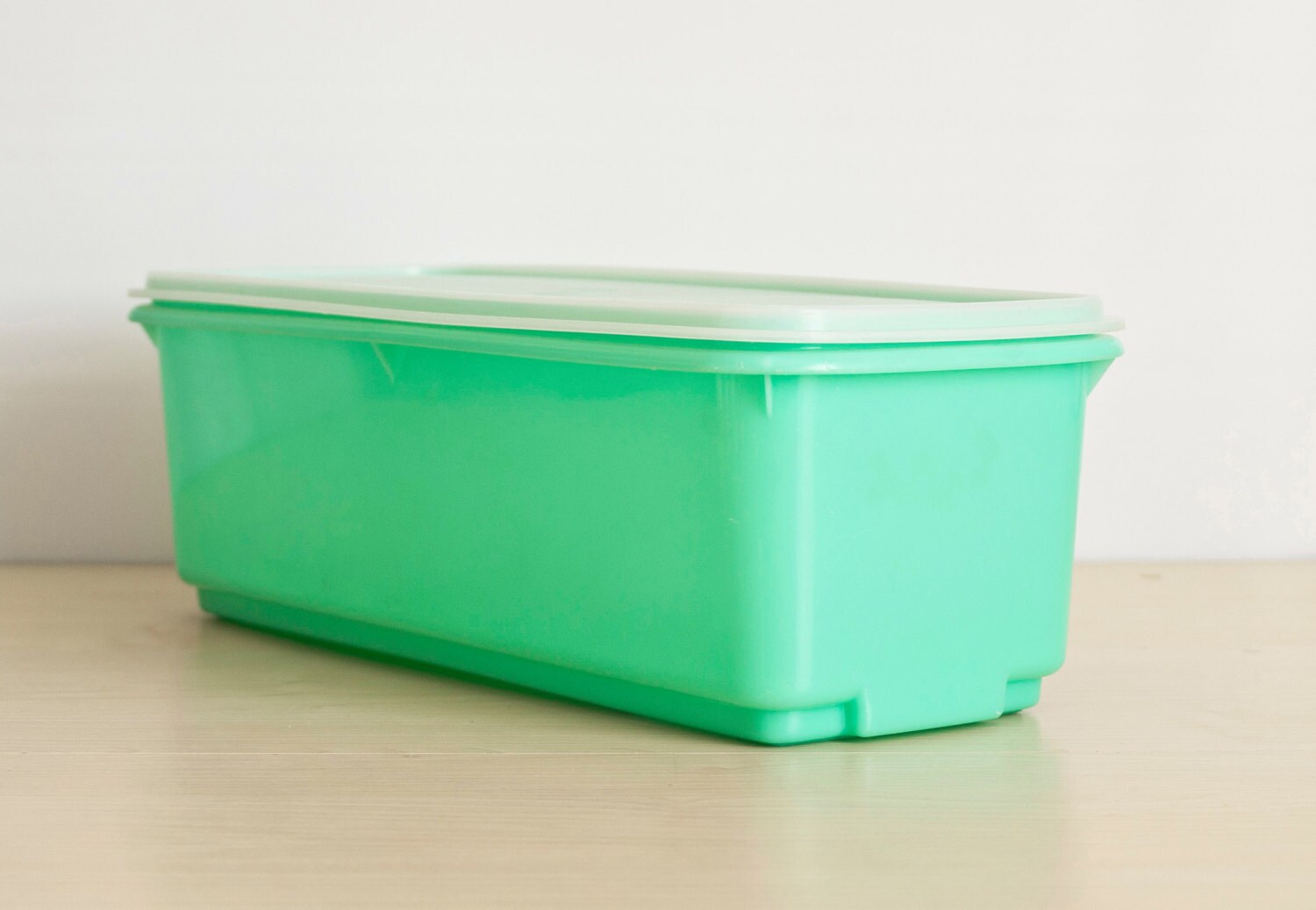 Vintage Jade Green Tupperware Celery Keeper Jadite Color