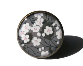 SAKURA RING - 桜 - Cherry blossom RING - Japanese Sakura ring - Her gift - Cherry Blossoms - flower pendant - gift under 20