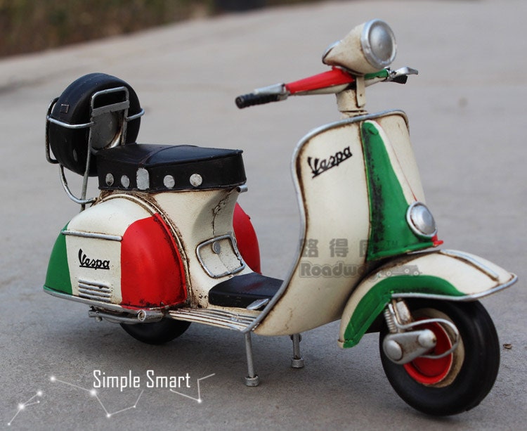 1/12 Miniature Retro Style 1955 Vespa Motorcycle Rome Model