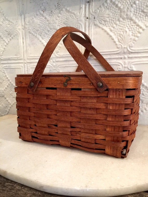 Vintage Wicker Pie Basket handmade woven by GardenStyleLiving