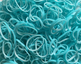 Blue Lagoon Dual-Layer ** Rainbow Loom Bands Refill. 600 bands & 24 c-clips. Guaranteed authentic. Latex-free.