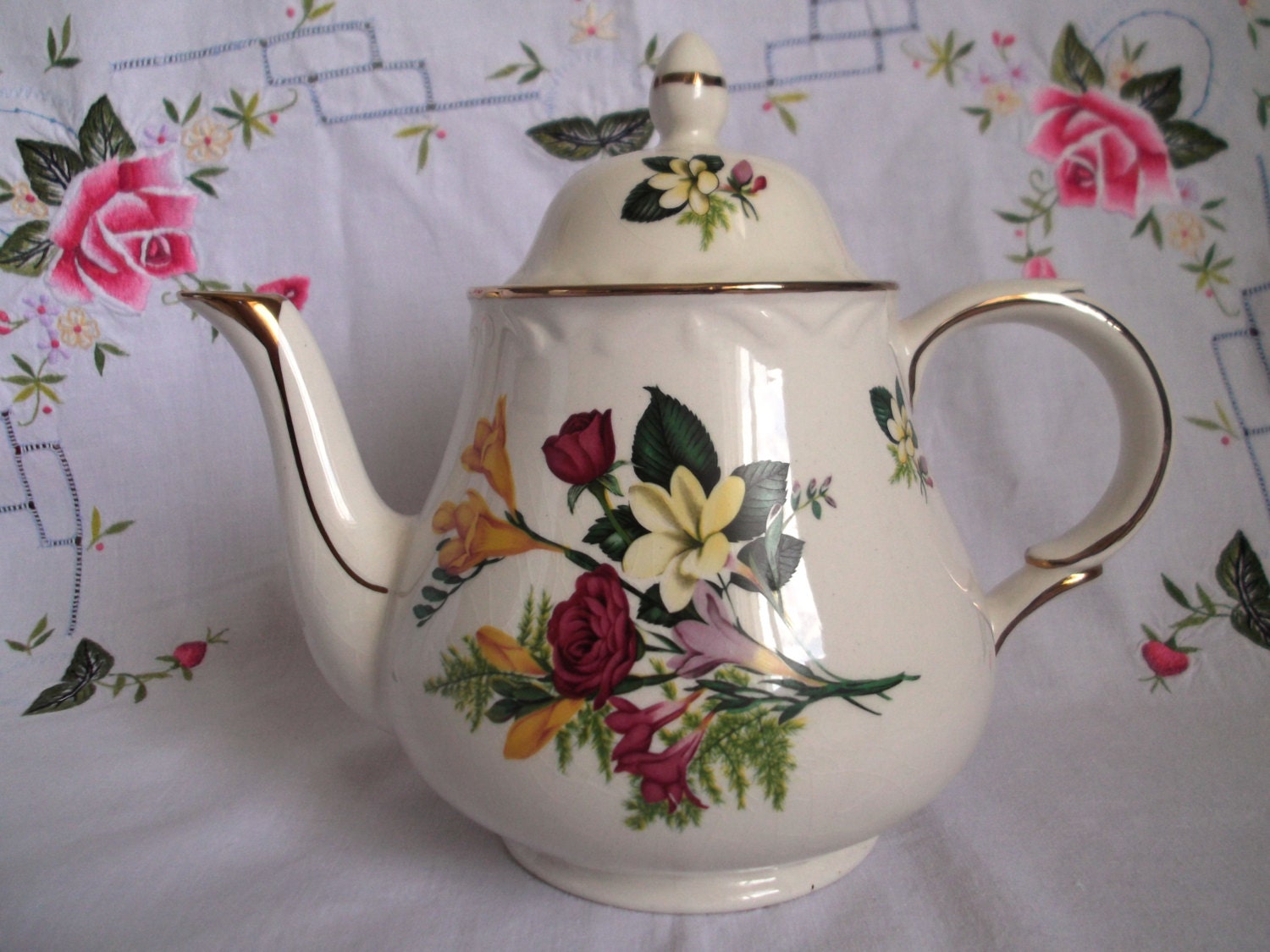 Vintage Arthur Wood Teapot with Rose,Freesia & fern motif and gilt ...