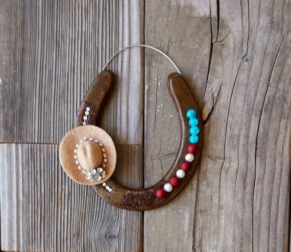 HORSESHOE Decorated with Cowgirl Rodeo Queen Hat with Bling for Americana Decor, CU2015-rodeo