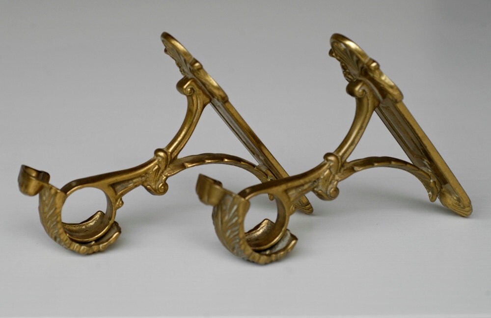 vintage brass curtain rod holders / brackets / pair by BOULOTDODO