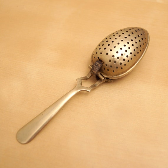 Spoon Tea Strainer / Bag Brass