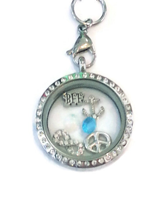 Items similar to Best Friend Locket Necklace Set Unique BFF Gift
