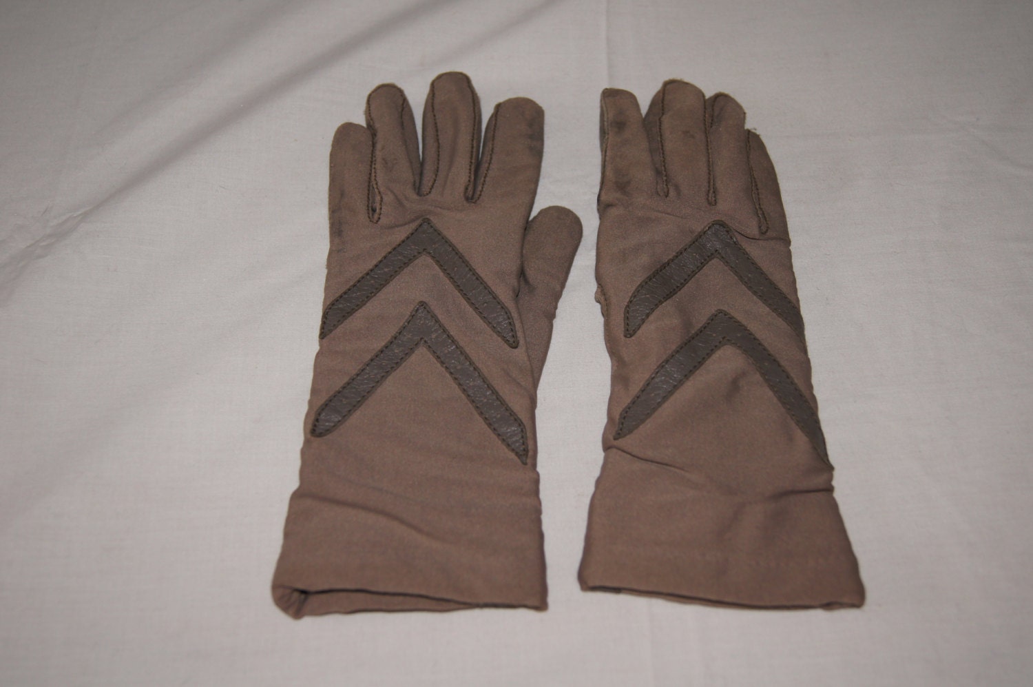 Vintage 1980's Tan Brown Aris Isotoner Gloves Driving
