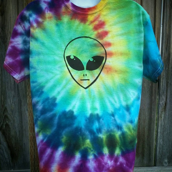 Colorful Tie Dye Alien T shirt medium sized by ClassyCucuy on Etsy
