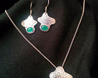 Silver necklace and Earrings