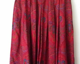 Paisley skirt, S, red paisley skirt, short skirt, career skirt, work skirt, red skirt, pleated skirt, 70s skirt, floral skirt