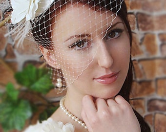 Bridal Mini Hat Wedding Hairstyles Bridal hair Wedding birdcage veil Bridal Headpiece Hair updos Ivory fascinator Bridal Hairstyles