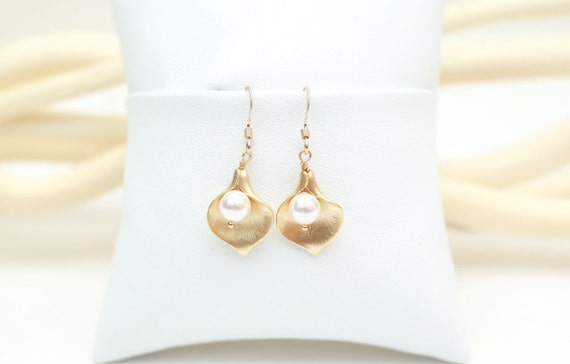 Bridesmaid Jewelry Small Gold Calla Lily and Pearl Earrings
