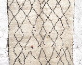 BENI OUARAIN RUG - Vintage Moroccan Wool Rug - Splashes Color