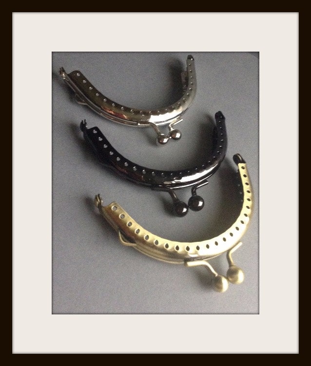 FREE Pattern Instructions & 3 Kiss Clasp Purse / Handbag