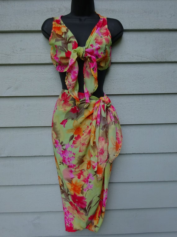 Vintage Womens Luau Skirt and Top Floral by TheWordEmporium
