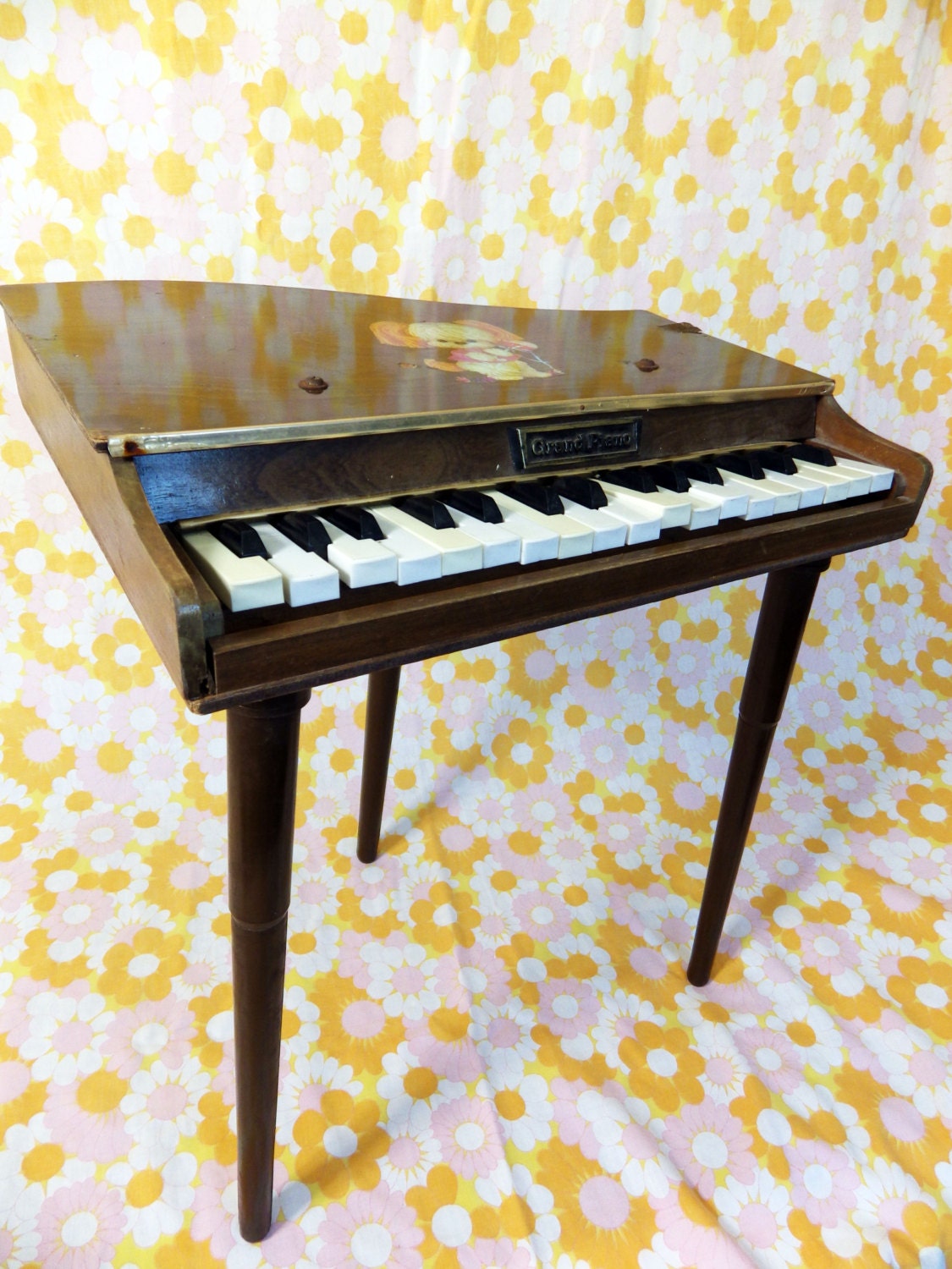 Vintage 60s / 70s toy baby grand piano by RaisedByGonksVintage