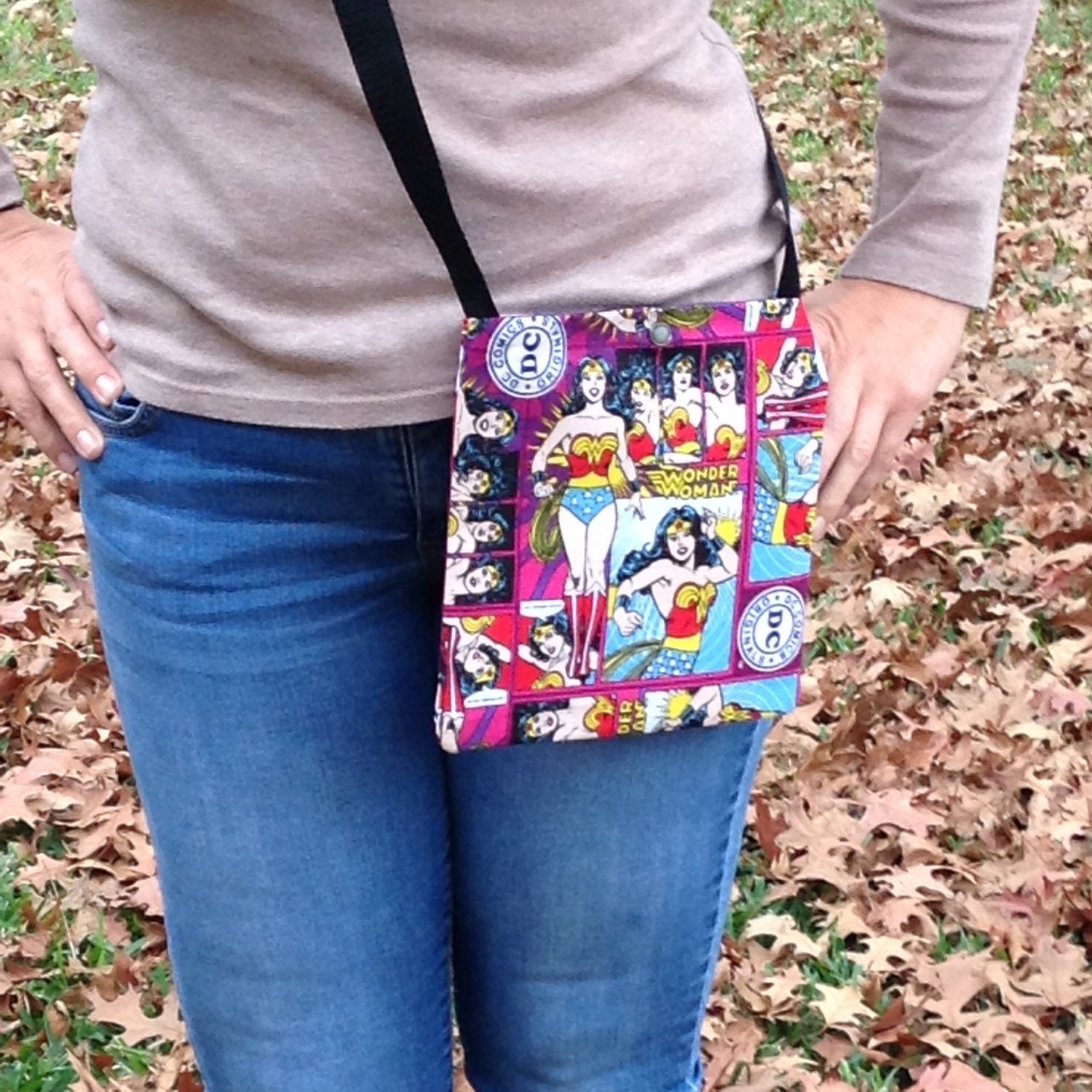 Small crossbody fabric bag.