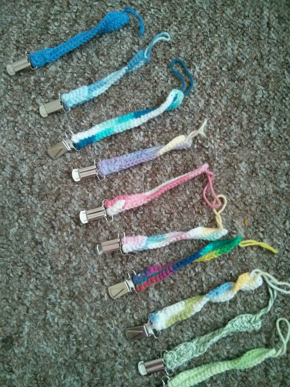 Crocheted pacifier leashes