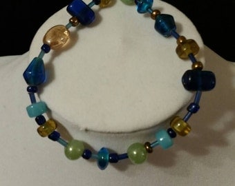 Multicolored bead bracelet.
