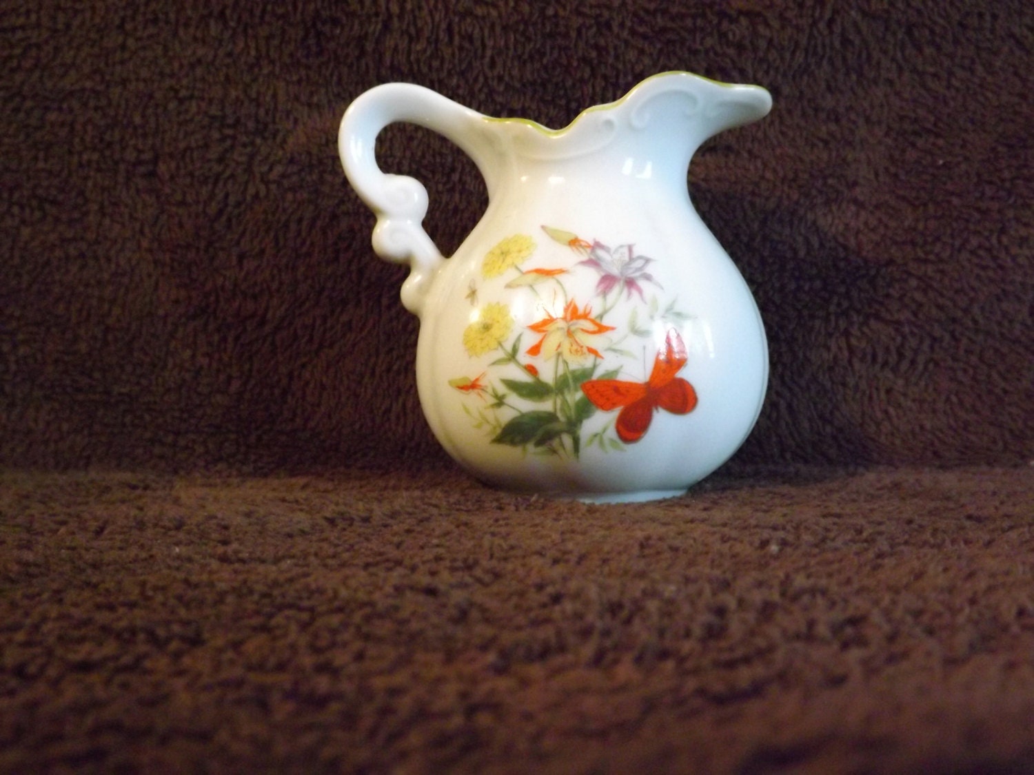 White Porcelain Decorative Water Pitcher with by